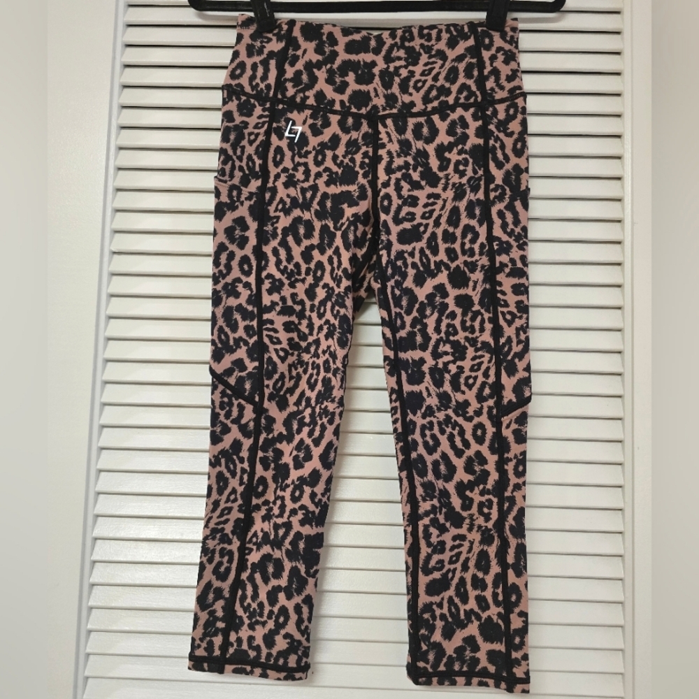 FITTIN - (NWOT) Cheetah Print Yoga Workout Athletic Activewear Crop Leggings